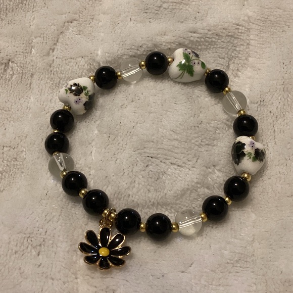 Jewelry - Elegant Black and White Beaded Bracelet